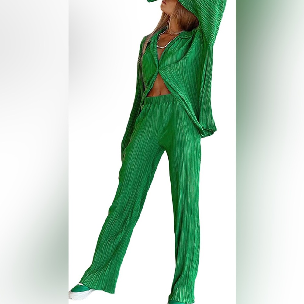 Green 2 Piece Pleated Pants and Long Sleeve